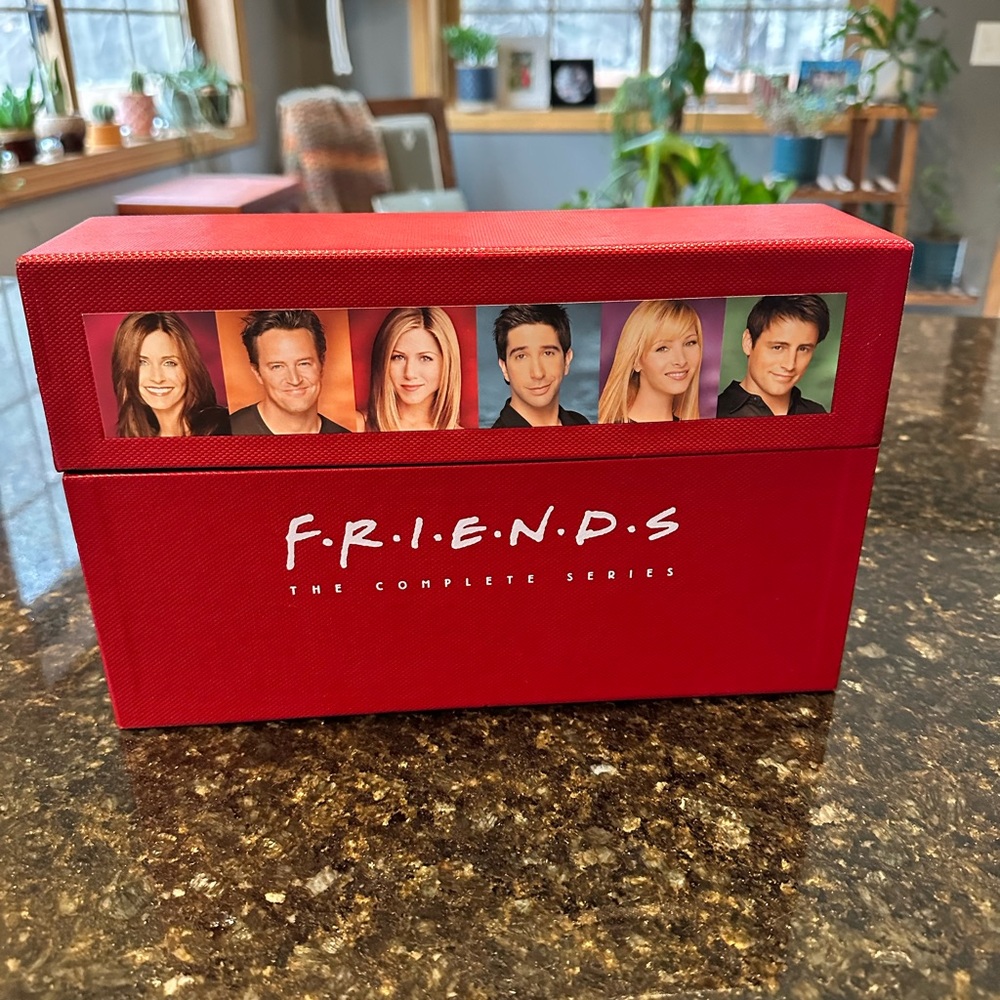 FRIENDS The Complete Series Collector Set